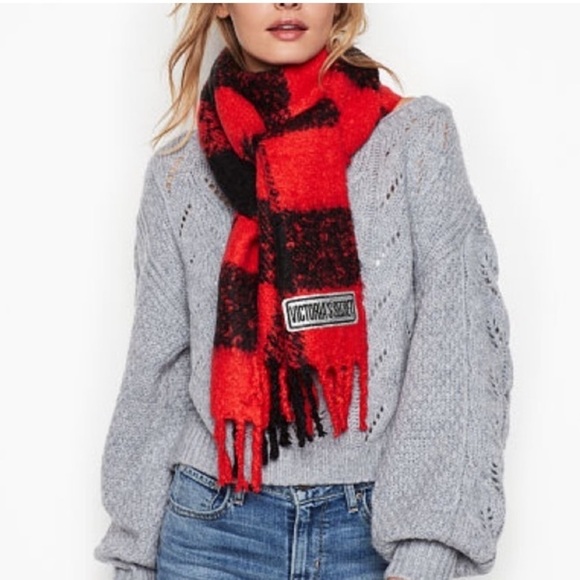 Victoria's Secret Red & Black Checked Fuzzy Blanket Scarf - Picture 1 of 4